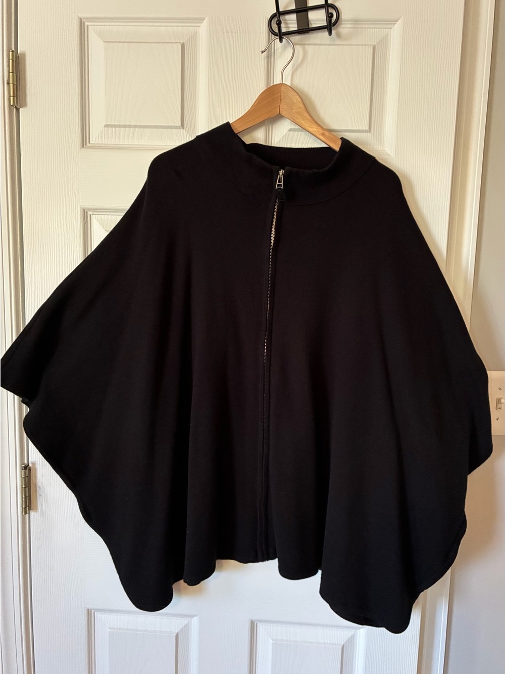 Preswick & Moore Black Zip-Front Cape Sweater Poncho 1X XL